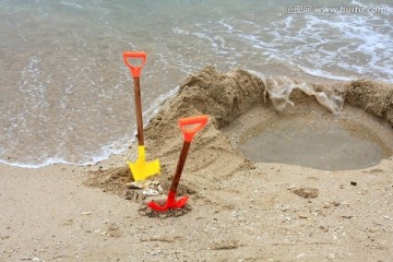 海边玩沙