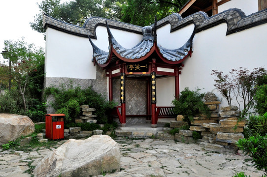 中式院墙亭子