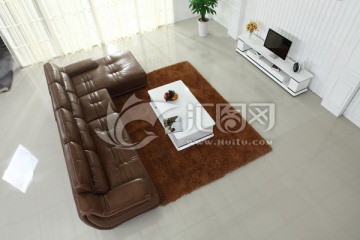 棕色皮沙发