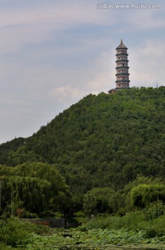 北京玉泉山上的宝塔