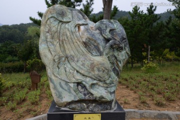 威海仙姑顶凤凰玉雕像