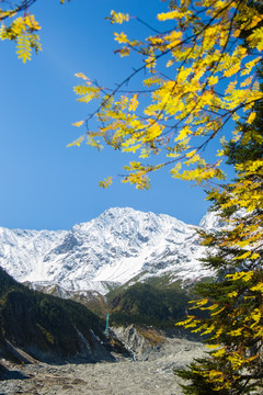 贡嘎雪山