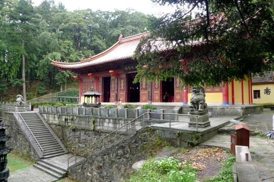 庐山黄龙寺大雄宝殿