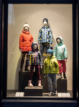 服装橱窗展示