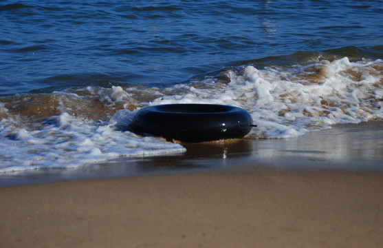 北戴河 沙滩 海水  救生圈