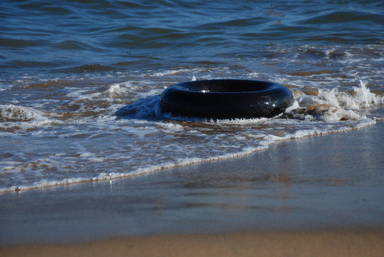 北戴河 沙滩 海水  救生圈