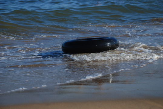 北戴河 沙滩 海水  救生圈