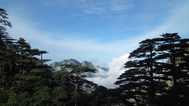 黄山 蓝天白云 烟雾缭绕（非高清）