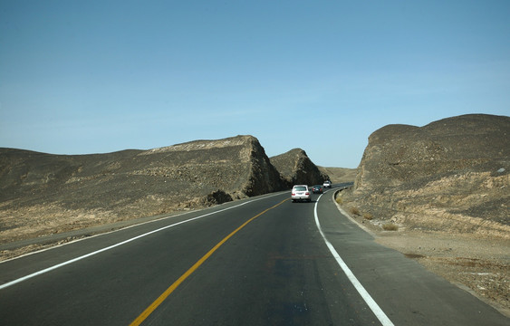 戈壁公路