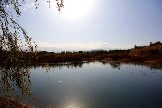 秋色湖景