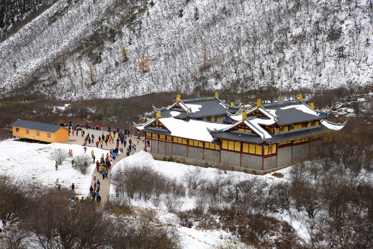 黄龙寺雪景