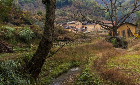 山村