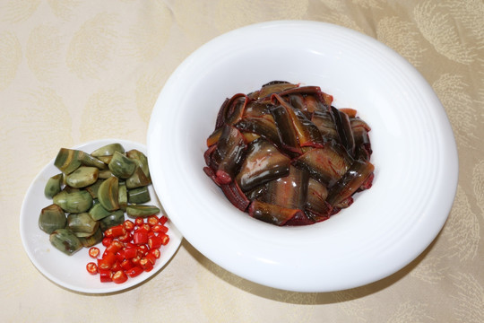 腊八蒜闷鳝鱼