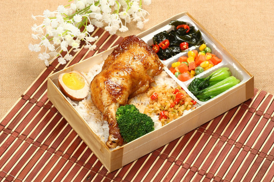 鸡腿盒饭