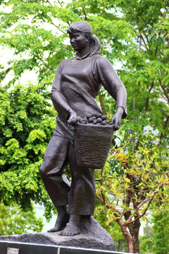 荔枝姑娘 雕像