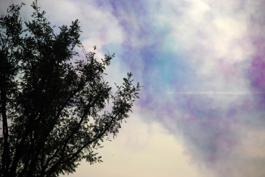 天空 烟花 烟雾 彩色烟花