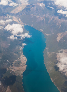 高原湖泊 俯拍 高山