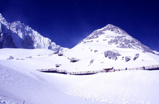 玉龙雪山