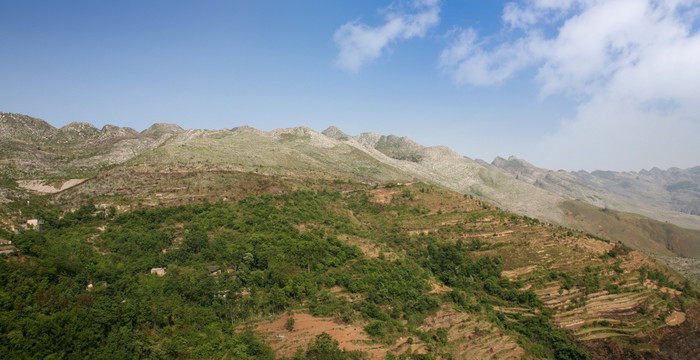 绵延群山