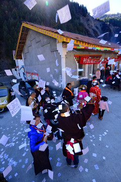 米亚罗藏族婚礼现场