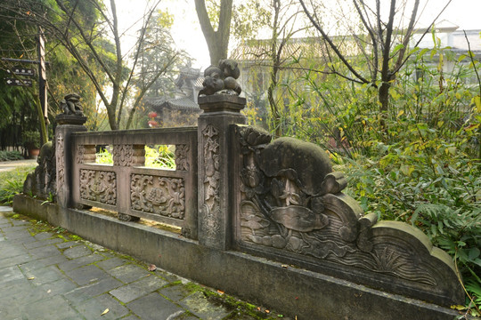 桥栏杆报鼓石雕塑