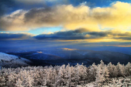 雪岭夕照