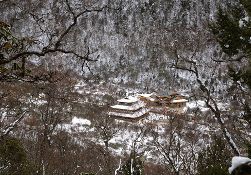 黄龙寺雪景