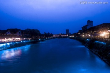 沿江夜景