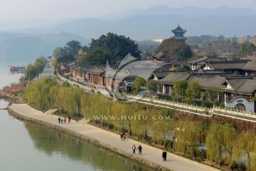 阆中古城嘉陵江岸