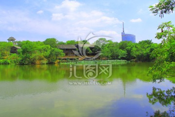 湖畔建筑