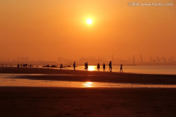 海上日出