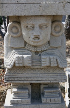 玛雅文化石雕人像