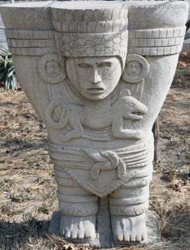 玛雅文化石雕人像