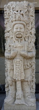 玛雅文化浮雕神像