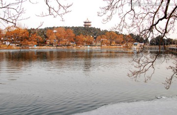 雪湖冬景