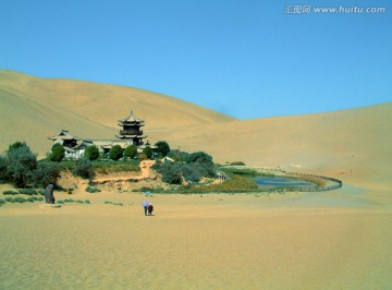 鸣沙山月牙泉