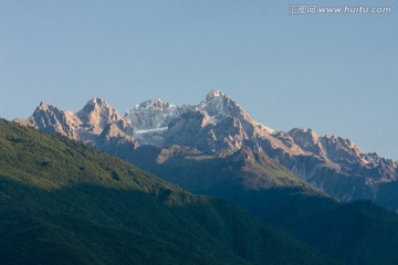 雪山晨曦