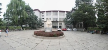 河北大学图书馆祖冲之雕塑