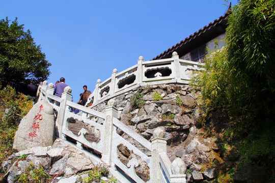 高台古寺 石栏杆 台阶