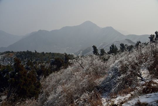 山青水秀