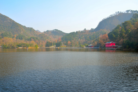 黔灵湖冬天的景色