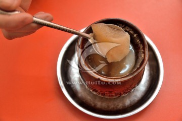 江西瓦罐煨汤之萝卜排骨汤