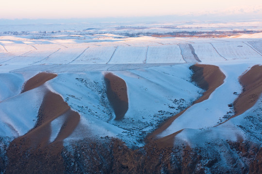 山坡 雪