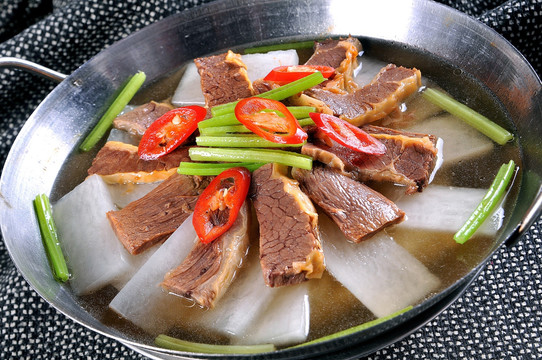 锅仔清汤牛腩