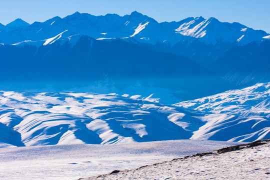 雪山  天山