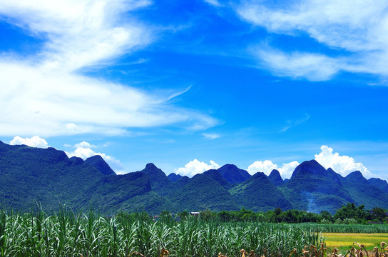 远山 蓝天