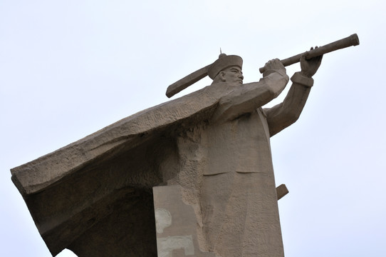 刘公岛北洋水师雕像