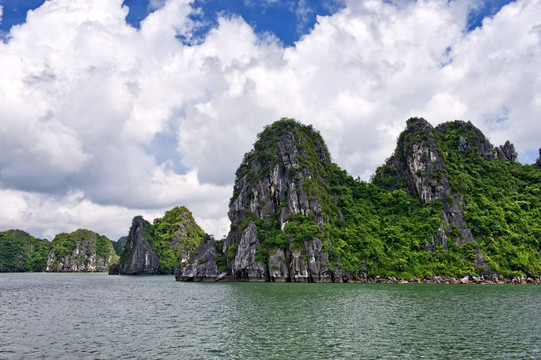 海上桂林下龙湾