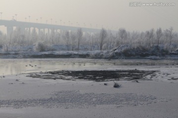 伊犁河冬景