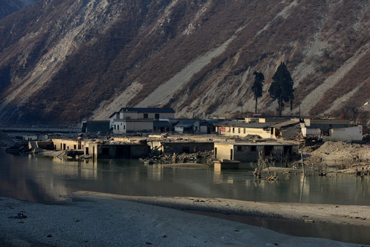 汶川泥石流淹没的村庄